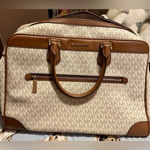 MICHAEL KORS WEEKENDER BAG
